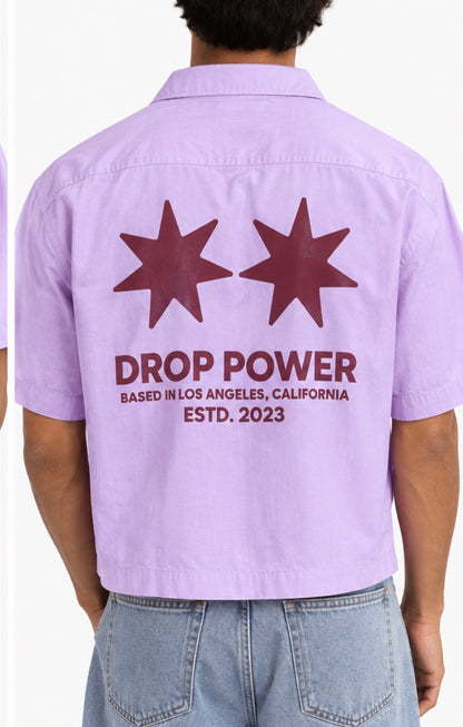 قميص بأكمام نصفية وقَصّة قصيرة DROP POWER